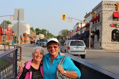 Girls on a shopping mission